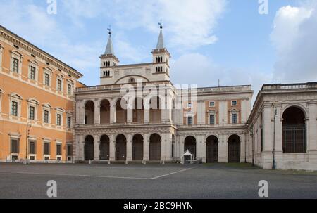 La loggia delle Benedizioni de la cathédrale du Saint-Sauveur et des Saints Jean-Baptiste et évangéliste du Latran. Rome, Italie Banque D'Images