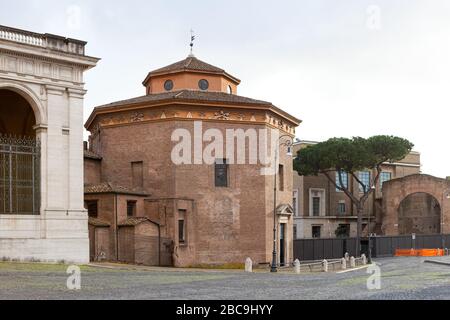 Baptistère Latran de l'Archevêtreur de Saint John Latran. Rome, Italie Banque D'Images