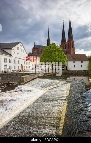 Suède, Suède centrale, Uppsala, cathédrale Domkyrka, spires Banque D'Images