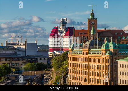 Suède, Vastragotland et Bohuslan, Göteborg, ville en direction du bâtiment Goteborgs-Utkiken, le Lipstick, coucher de soleil Banque D'Images