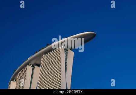 Le pont sur Marina Bay Sands Banque D'Images