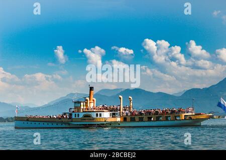 Paddle vapeur sur le lac de Chiemsee dans le Chiemgau bavarois Banque D'Images