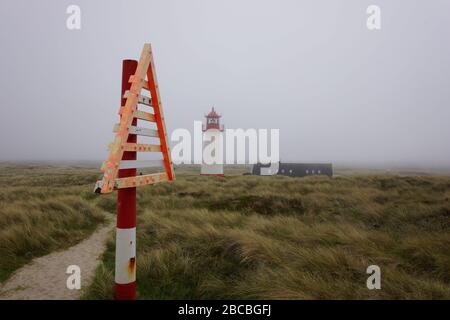 Sylt - vue sur le phare de List Elbow avec brouillard, Schleswig-Holstein, Allemagne, 10.06.2013 Banque D'Images