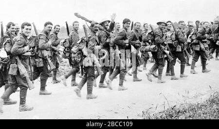 BATAILLE DES soldats DE LA SOMME du East Yorkshire Regiment sur le chemin du 3 juillet 1916 Banque D'Images