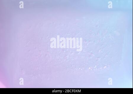 Vue rapprochée de la macro de surface de glace violette et bleue Banque D'Images