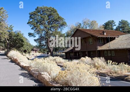 Vue extérieure du dépôt de train sur le plateau sud du parc national du Grand Canyon en Arizona Banque D'Images