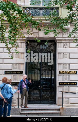 La Neue Galerie New York, 1048, Cinquième Avenue, New York. La Neue Galerie New York (en allemand pour: 'New Gallery') est un musée de l'allemand du début du XXe siècle Banque D'Images