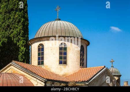 Le dôme de toit de la première église Miracle, orthodoxe grecque à Cana, Israël, Moyen-Orient. Banque D'Images