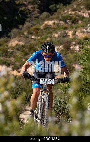 Costa Blanca Bike Race 2020 est une course de vélo de montagne de trois jours, plusieurs zones des montagnes de la province d'Alicante. Banque D'Images