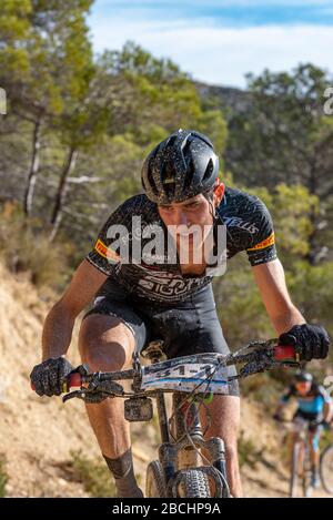 Costa Blanca Bike Race 2020 est une course UCI de trois jours en vélo de montagne, plusieurs zones des montagnes de la province d'Alicante sont Banque D'Images