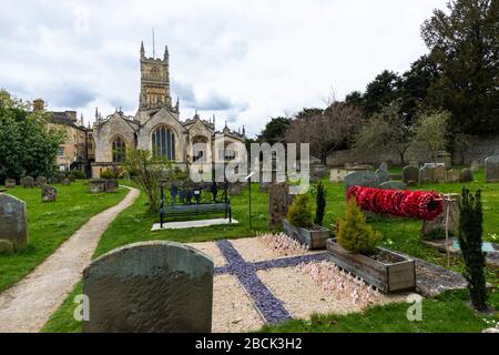 Une sélection de photos prises lors de l'éclusage de Covid 19 dans le Cirencester de l'église paroissiale. C'était la deuxième capitale de l'époque romaine Corinium. Banque D'Images