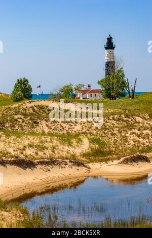 Phare de Big sable dans les dunes Banque D'Images