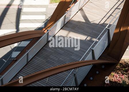 Footbridge pour piétons Chiswick Business Park/Gunnersbury Triangle nature Reserve, Chiswick, Londres,   par expédition Engineering & utile Studios Banque D'Images