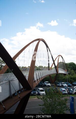 Footbridge pour piétons Chiswick Business Park/Gunnersbury Triangle nature Reserve, Chiswick, Londres,   par expédition Engineering & utile Studios Banque D'Images