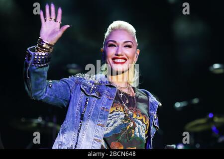 (DOSSIER) les dates de résidence de Gwen Stefani à Las Vegas pour mai sont annulées en raison de la pandémie de Coronavirus COVID-19. Gwen Stefani a annoncé que tous ses concerts "Just a Girl" prévus pour mai 2020 ont été annulés en raison de la crise sanitaire. CALABASAS, LOS ANGELES, CALIFORNIE, États-Unis - DÉCEMBRE 02: La chanteuse Gwen Stefani se produit en scène au concert One Love Malibu Festival Benefit pour Woolsey Fire Recovery qui s'est tenu au King Gillette Ranch le 2 décembre 2018 à Calabasas, Los Angeles, Californie, États-Unis. (Photo de Xavier Collin/image Press Agency) Banque D'Images