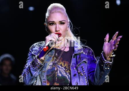 (DOSSIER) les dates de résidence de Gwen Stefani à Las Vegas pour mai sont annulées en raison de la pandémie de Coronavirus COVID-19. Gwen Stefani a annoncé que tous ses concerts "Just a Girl" prévus pour mai 2020 ont été annulés en raison de la crise sanitaire. CALABASAS, LOS ANGELES, CALIFORNIE, États-Unis - DÉCEMBRE 02: La chanteuse Gwen Stefani se produit en scène au concert One Love Malibu Festival Benefit pour Woolsey Fire Recovery qui s'est tenu au King Gillette Ranch le 2 décembre 2018 à Calabasas, Los Angeles, Californie, États-Unis. (Photo de Xavier Collin/image Press Agency) Banque D'Images