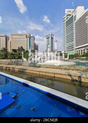 Le dataran merdeka (place Merdeka) est situé dans le centre-ville de Kuala Lumpur. Banque D'Images