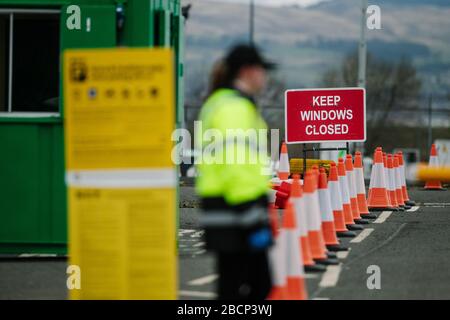 Centre de test de virus Corona à l'aéroport de Glasgow, à Glasgow. Banque D'Images