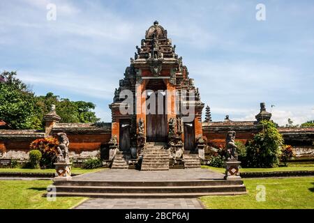 Porte du temple de Taman Ayun, Bali, Indonésie Banque D'Images