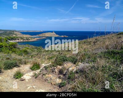 Une section du Camí de Cavalls sur la côte nord de Minorque,Iles Baléares,Espagne,Europe Banque D'Images