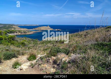 Une section du Camí de Cavalls sur la côte nord de Minorque,Iles Baléares,Espagne,Europe Banque D'Images