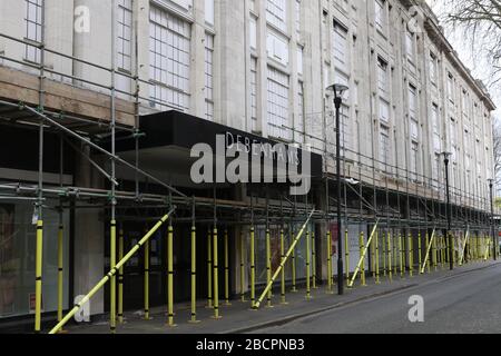 Debenhams sur l'Oxbode, Gloucester - la chaîne de magasins a décidé de fermer c'est Gloucester shop - 4.4.2020 photo par Antony Thompson - Thousand Word Banque D'Images