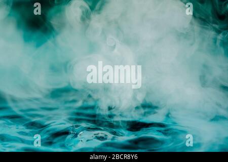 fond bleu turquoise abstrait avec vapeur et eau Banque D'Images