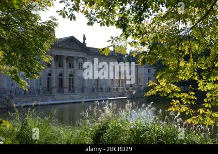 Palais sur l'île (Pałac na Wyspie), parc Łazienki, Varsovie, Pologne, août 2019 Banque D'Images