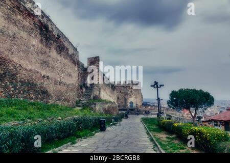 Thessalonique, Grèce - 31 mars 2020: Une vue sur les rues vides, les parcs, les places et les attractions de Thessalonique après que la Grèce ait imposé un verrouillage au ralenti Banque D'Images