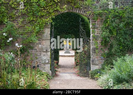 Wakehurst place formel English Garden zat Kew Royal Botanic Gardens, Ardingly, Haywards Heath, Sussex, RH17 6TN Banque D'Images