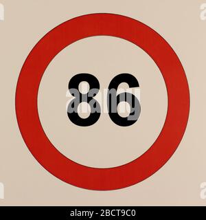 Illustration des Straßenverkehrszeichens 'maximum Höchstgeschwindigkeit 86 km pro Stunde' Banque D'Images