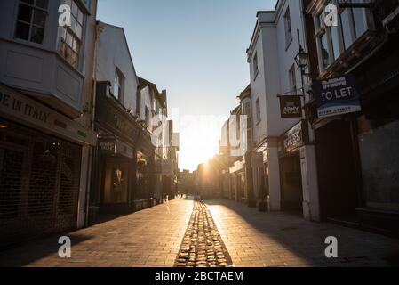 Salisbury, Wiltshire, Royaume-Uni. 25 mars 2020. Ce qui est habituellement une ville qui regorge de touristes et de clients, Salisbury est un endroit calme dans le sillage de Boris J Banque D'Images