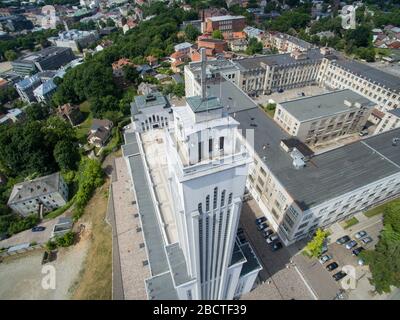 Vue aérienne de l'église de la résurrection du Christ à Kaunas, en Lituanie Banque D'Images