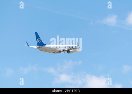 MADRID, ESPAGNE - 14 AVRIL 2019 : Air Europa Airlines Boeing 737 NG / Max avion de passagers à partir de l'aéroport international de Madrid-Barajas Adolfo su Banque D'Images