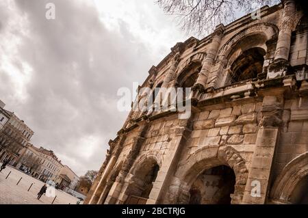 Arène à double étage de 2000 ans de Nîmes, France. Banque D'Images