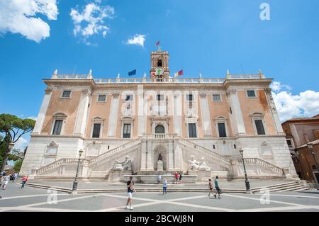 Façade du Palazzo Senatorio (palais sénatorial) sur la Piazza del Campidoglio sur la colline du Capitolin, Rome. Banque D'Images