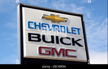 Montréal, Canada - le 4 avril 2020 : Chevrolet Buick et GMC signent à la concession. Ils sont les marques automobiles les plus populaires et les plus reconnaissables aux États-Unis. CHEV Banque D'Images