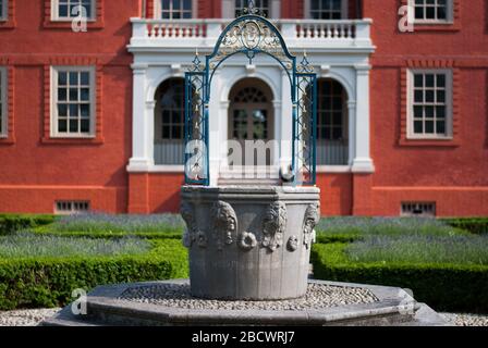 Queens Gardens Palais Royal historique Kew Palace Royal Botanical Gardens Kew Gardens, Richmond, Londres, TW9 3AE Banque D'Images