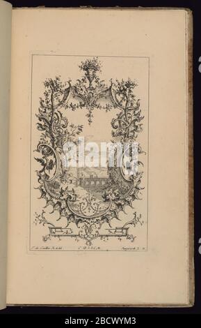 Cartouche avec pont en paysage Livre dortoirs Livre d'ornements. Recherche en ProgressDesign pour cartouche symétrique verticale, une urne remplie de fleurs en haut, de cornucopie en haut à gauche et à droite. Dans le cadre, une scène de paysage représentant un pont et d'autres petits bâtiments. En arrière-plan, montagnes escarpées. Cartouche avec pont en paysage Livre dortoirs Livre d'ornements Banque D'Images