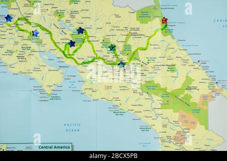 Carte du Costa Rica avec un itinéraire de voyage en surbrillance Banque D'Images