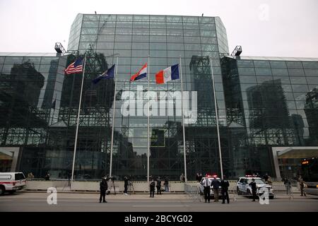 Le maire de New York a accueilli le personnel médical militaire arrivant à New York Banque D'Images