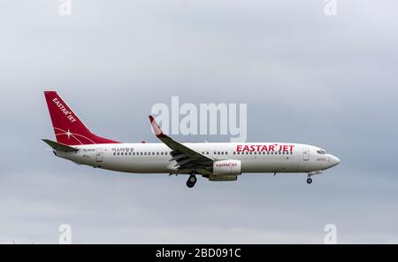 SEOUL - SEP 30 : avion de Pâques ou avion d'EasterJet Boeing 737-800 approchant le 30 septembre. 2016 à Séoul, en Corée du Sud Banque D'Images