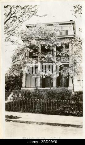 Wisteria House à l'angle NW de l'avenue Massachusetts et de la onzième rue NW Washington DC rasé 1924. Smithsonian institution Archives, Record Unit 7355, Martin A. Gruber Photothèque, image no SIA2010-2124Smithsonian institution Archives, Capital Gallery, Suite 3000, MRC 507; 600 Maryland Avenue, SW; Washington, DC 20024-2520 Wisteria House, à l'angle NW de l'avenue du Massachusetts et de la onzième rue NW Washington DC rasé 1924 Banque D'Images