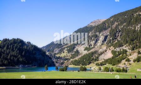 Très belle vallée de l'Espagne, Pyrénées montagne Vall de Nuria (nom) Banque D'Images