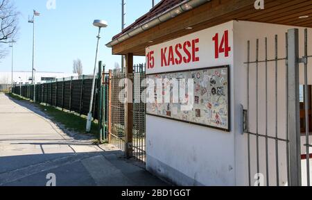 Berlin, Allemagne. 06 avril 2020. Les guichets du stade 'an der Alten Försterei' restent fermés. Union Berlin va commencer la formation en groupes de deux, à l'exclusion du public. Crédit: Andreas Gora/dpa/Alay Live News Banque D'Images