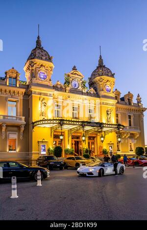 Casino Monte Carlo au crépuscule, Monte Carlo, Monaco, Méditerranée, Europe Banque D'Images