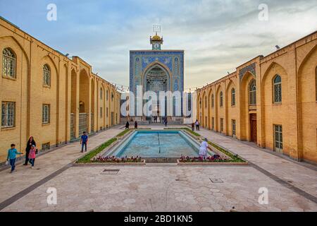 Mosquée Mozaffari Jame (Mosquée du vendredi), façade décorée de motifs floraux, Kerman, Province de Kerman, Iran, Moyen-Orient Banque D'Images