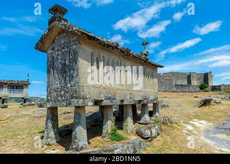 Espigueiros traditionnel (Granary), Lindoso, Parc National Peneda Geres, province de Minho, Portugal, Europe Banque D'Images