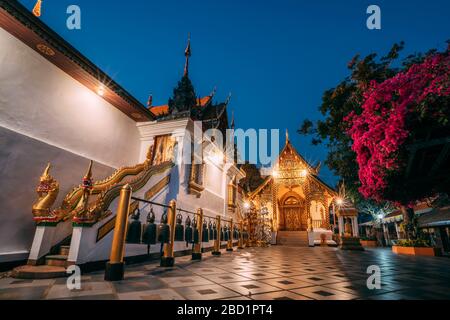 Lever du soleil à Wat Phra que Doi Suthep temple, Chiang Mai, Thaïlande, Asie du Sud-est, Asie Banque D'Images