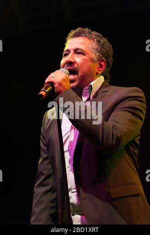 Khaled en spectacle au festival WOMAD, Charlton Park, Royaume-Uni le 28 juillet 2012 Banque D'Images
